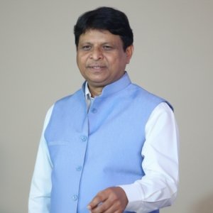 <span class="hide-first-letter">E</span>Moein Shadab